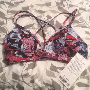 Lululemon pushing limits swim top